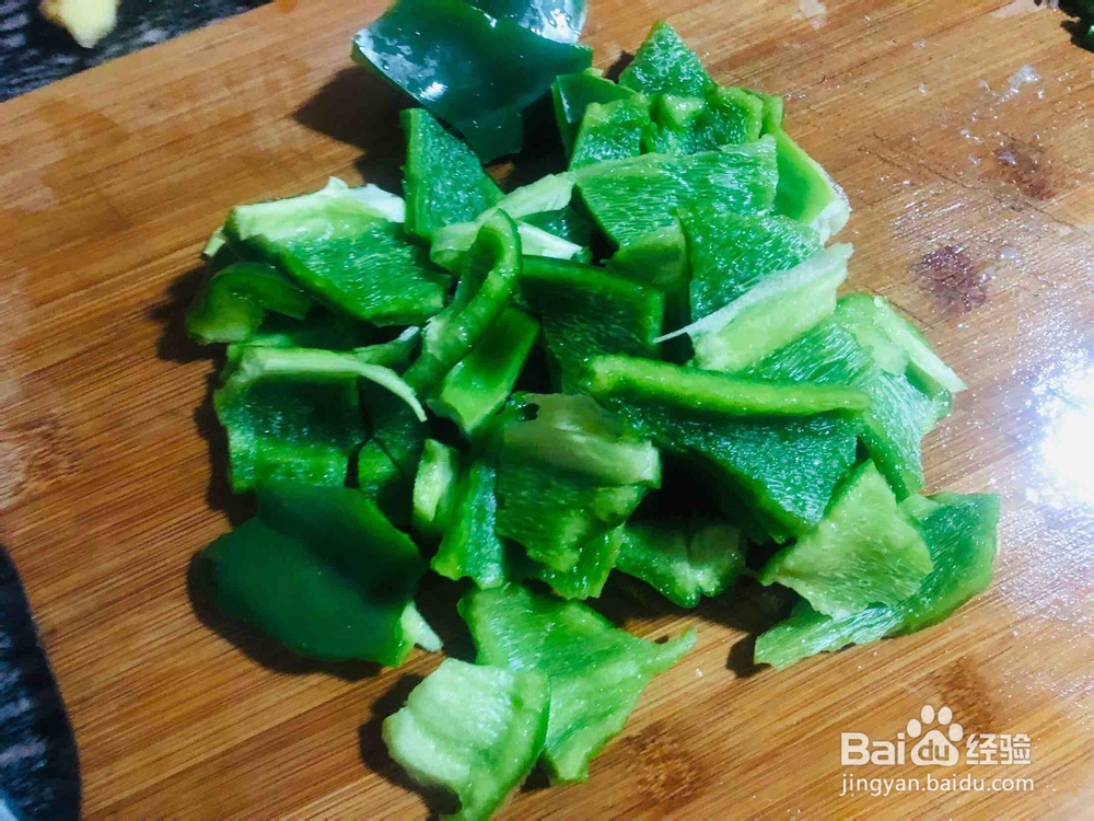如何制作青椒炒鱿鱼