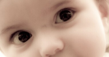 如何让眼睛明亮有神