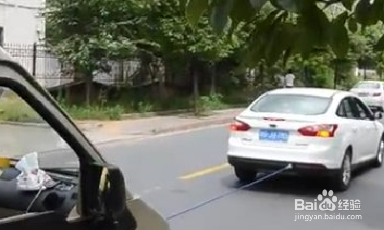 如何安全的自行拖车