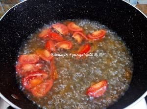 食补养生番茄生菜汤面的做法