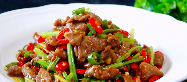 芹菜炒牛闷口牛闷口是牛的那个部位的肉