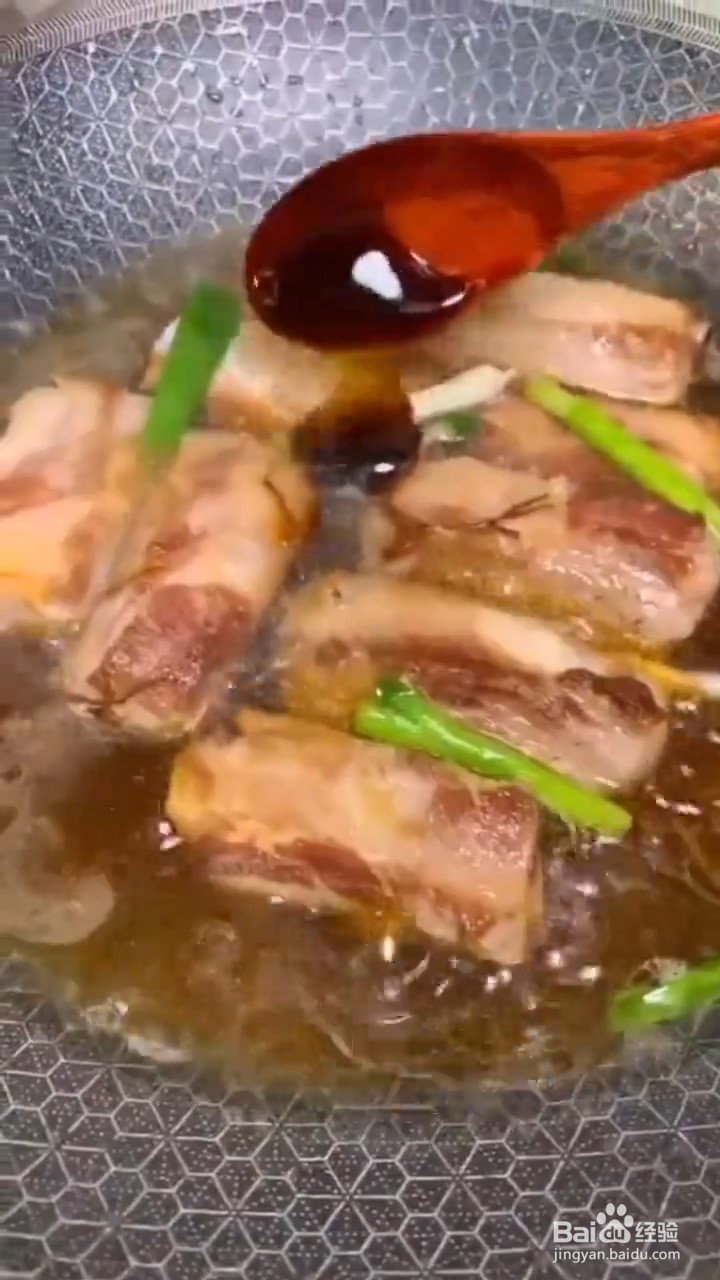 如何制作好吃的排骨玉米焖饭
