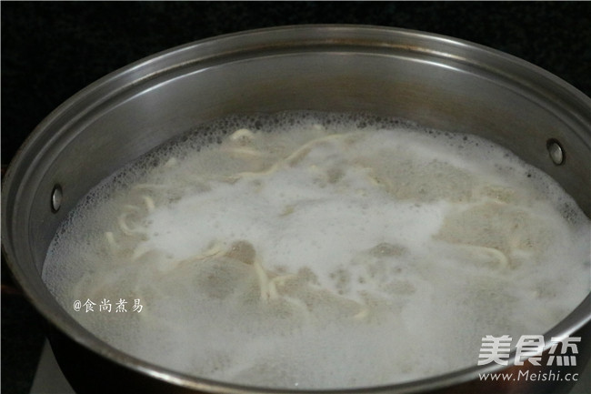 酸辣爽脆丝拌面