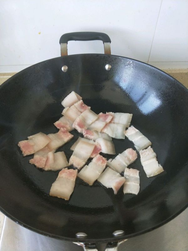 肉烧蒜苔(回锅肉版,下酒神菜)
