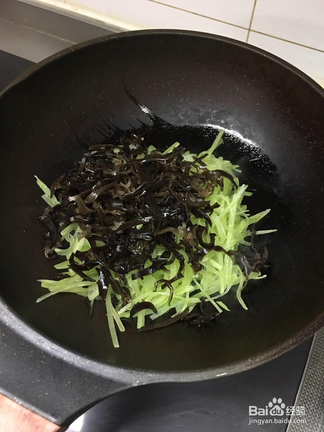 莴笋木耳炒鸡蛋