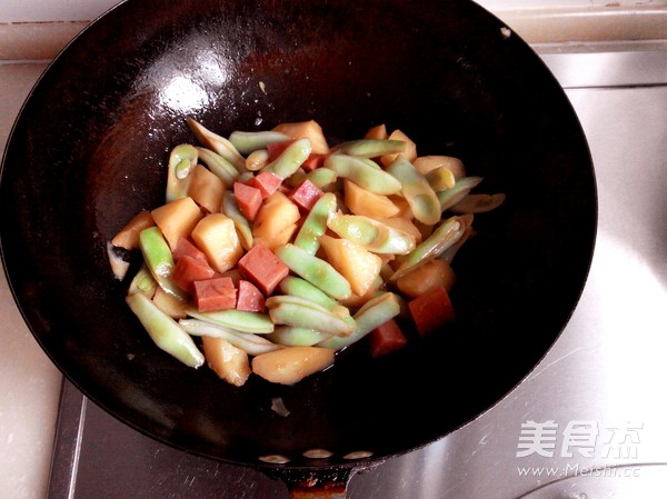 双豆火腿丁的做法