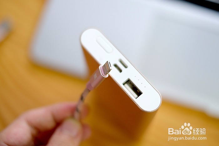 牛人首创一口两用,锐舞的数据线你见过没