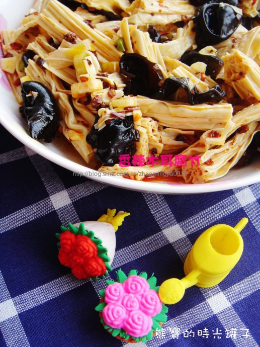 香辣木耳拌腐竹