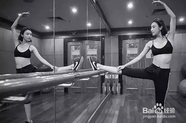 怎样化妆打扮才能变得好看时髦