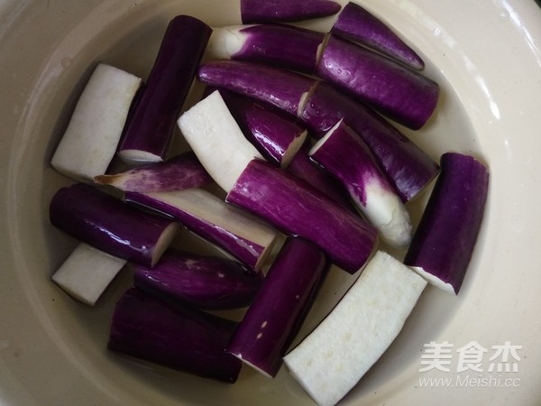 酱香肉末茄子煲