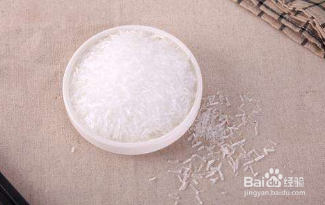 茶树菇拌山芹的做法