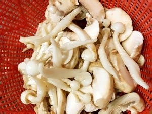 养生食补上汤西兰花的做法