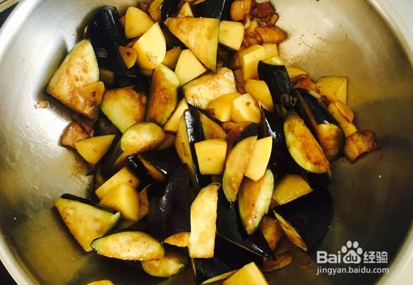 茄子炖土豆的家常做法