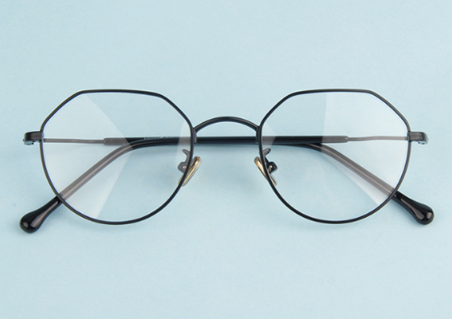 视满分镜片和普通镜片区别是什么