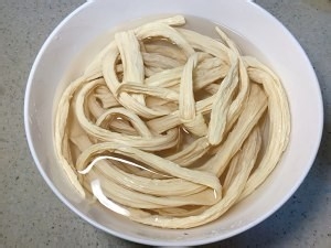 怎么做好吃的腐竹炒肉的攻略/步骤
