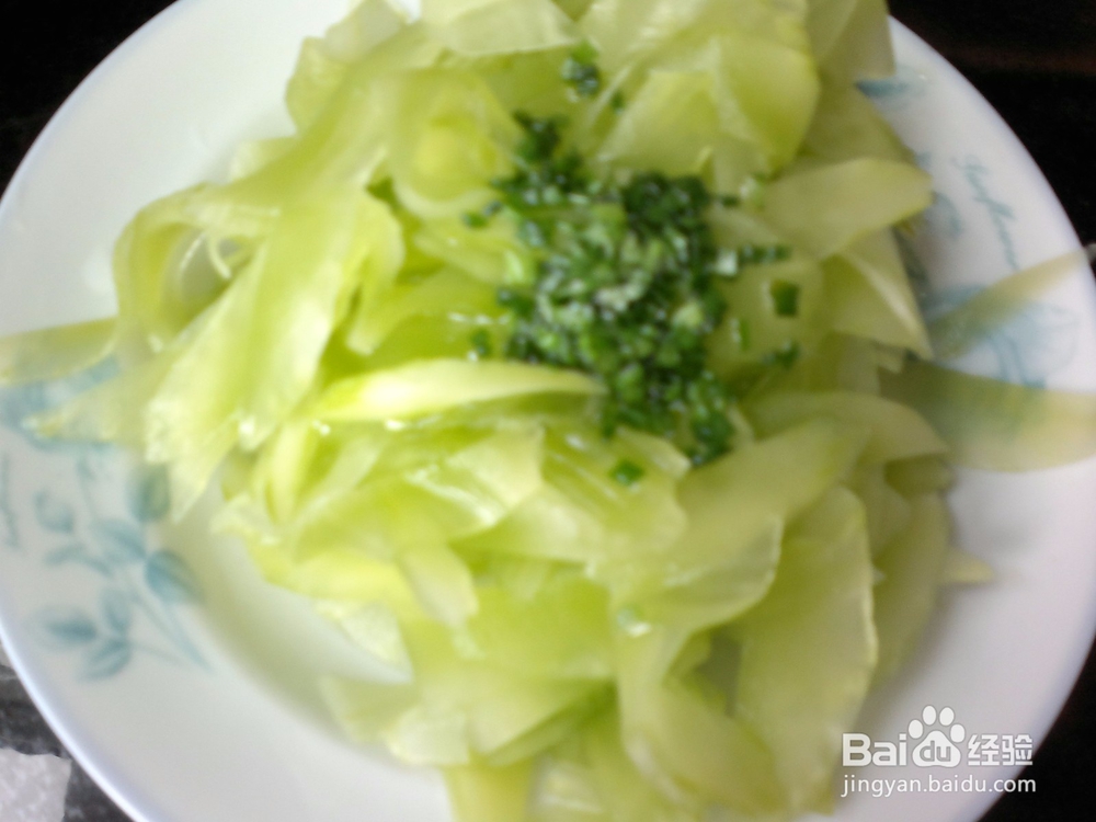 开春应季小菜清拌莴笋片的做法