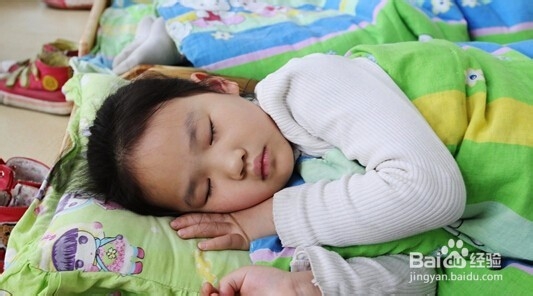 13岁小孩尿床怎么治疗