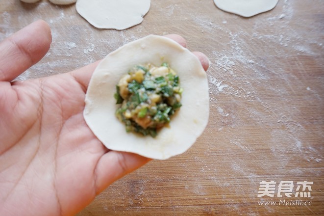 冰花生煎饺的做法