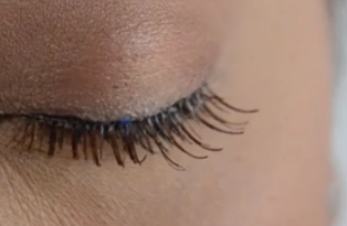 假眼睫毛怎么粘