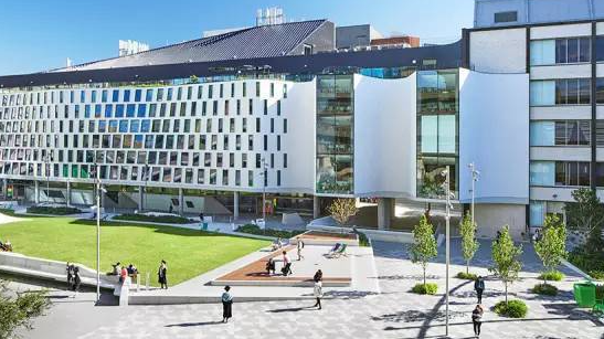 上海民办民远高级中学一个学期的学费要多少钱???(请给我准确、真实的价格。乱报的不要回答。谢谢!)