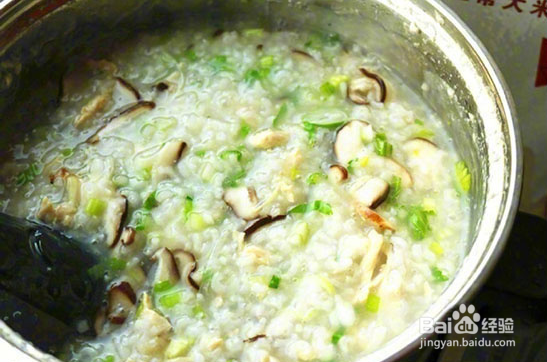 蘑菇芹菜鸡肉粥的做法