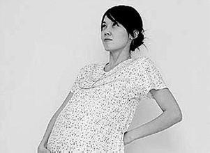 孩子哺乳期离婚怎样保护女方的利益？