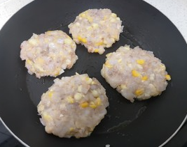 玉米虾饼的做法