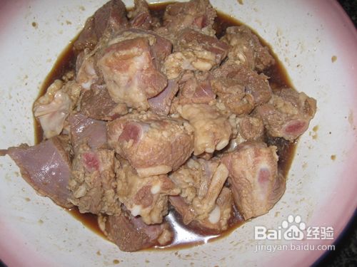 怎样制作香芋焖排骨