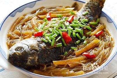 鲫鱼炖萝卜的制作方法