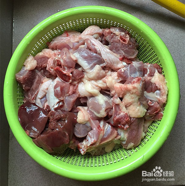 如何做出好吃的砂锅鸭肉煲