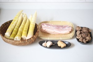 养生食补小野笋香菇焖肉的做法