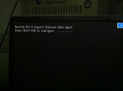 电脑突然关机，电源灯也不亮了 按开机键没有反应