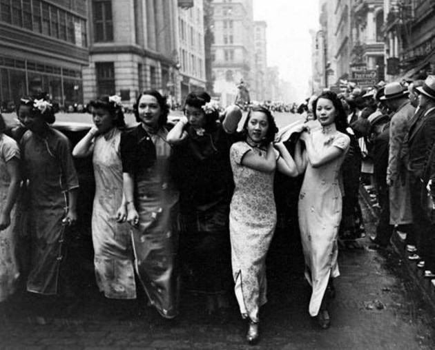 买旗袍是稍微大一点好还是紧身一点的好