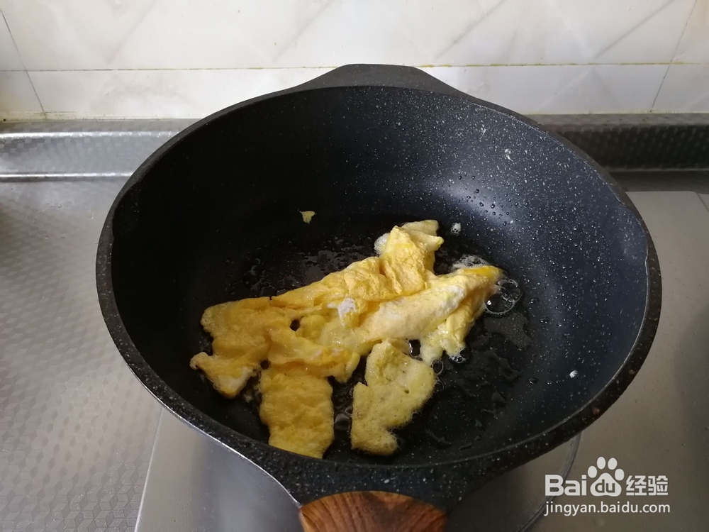 西葫芦炒鸡蛋的做法