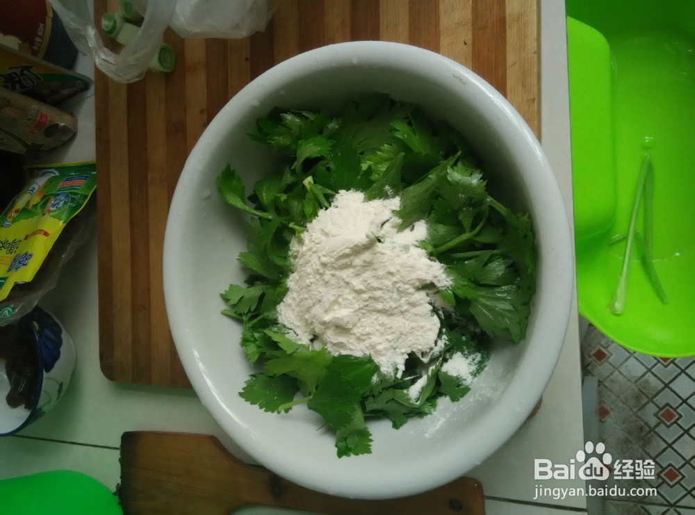 如何用炒菜锅蒸芹菜叶