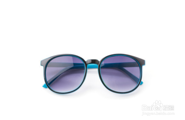 夏季户外戴哪种墨镜比较实用？