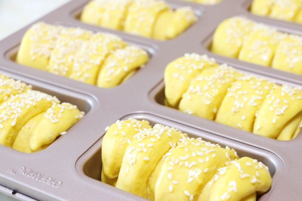 南瓜肉松芝麻包