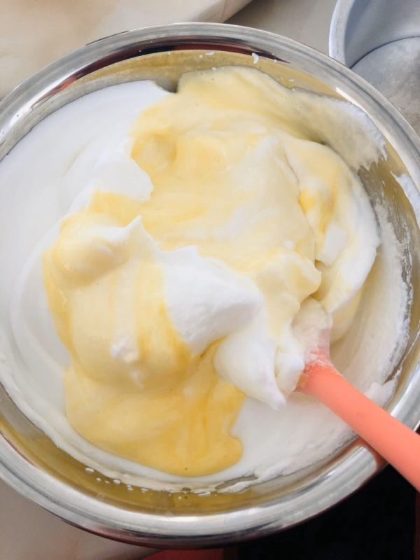 八寸中空戚风蛋糕