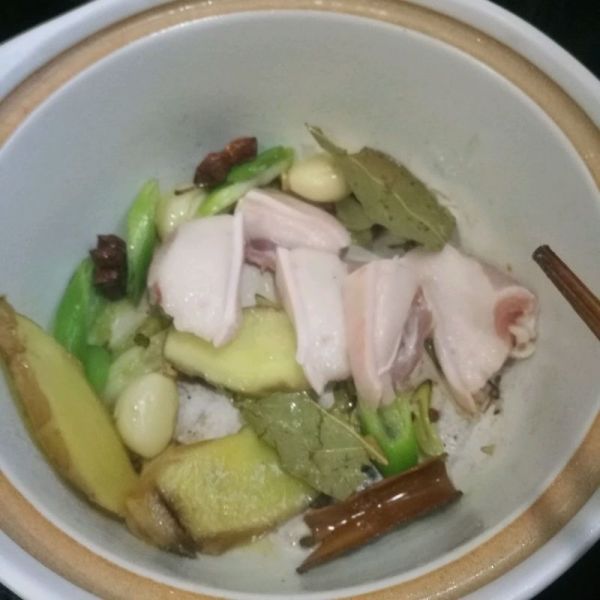 豆腐砂锅鱼头煲