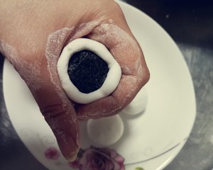 黑芝麻汤圆的做法