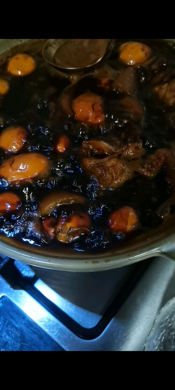 特色姜醋猪蹄煲