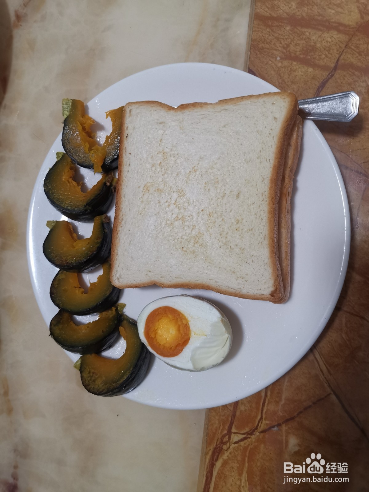 煎蛋火腿三明治