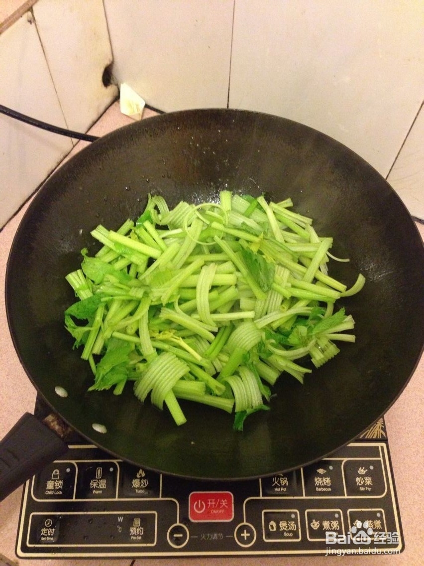 降压通便小炒：芹菜炒肉