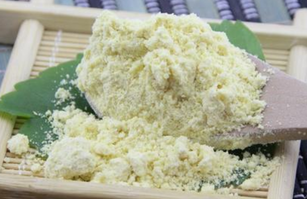 请问把黄豆炒熟，之后再磨成粉状，能用开水冲开食用吗?和豆浆的的营养价值一样吗会破坏黄豆的营养吗