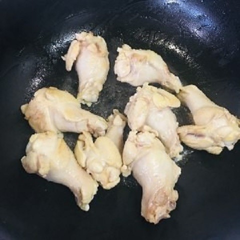 在家里怎么做鸡腿炖土豆