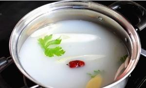 关刀冒菜亲身传授白水型冒菜的制作工艺