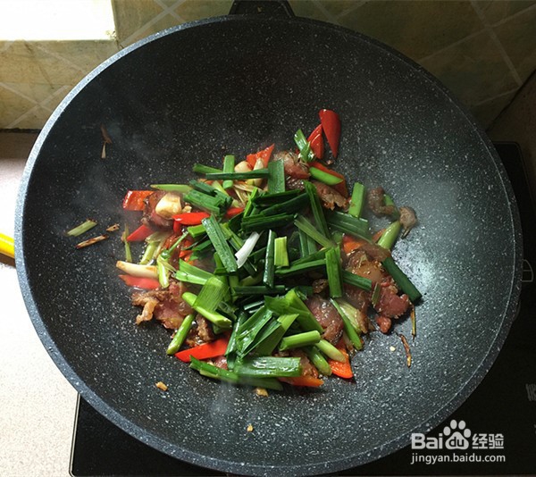 蒜苗炒腊肠的制作方法