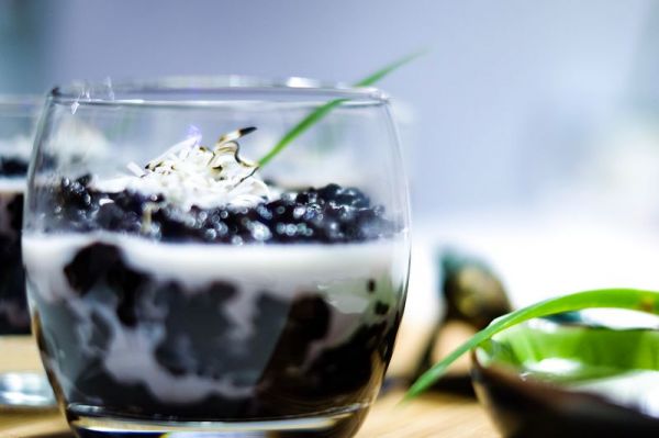 椰奶香兰黑米布丁