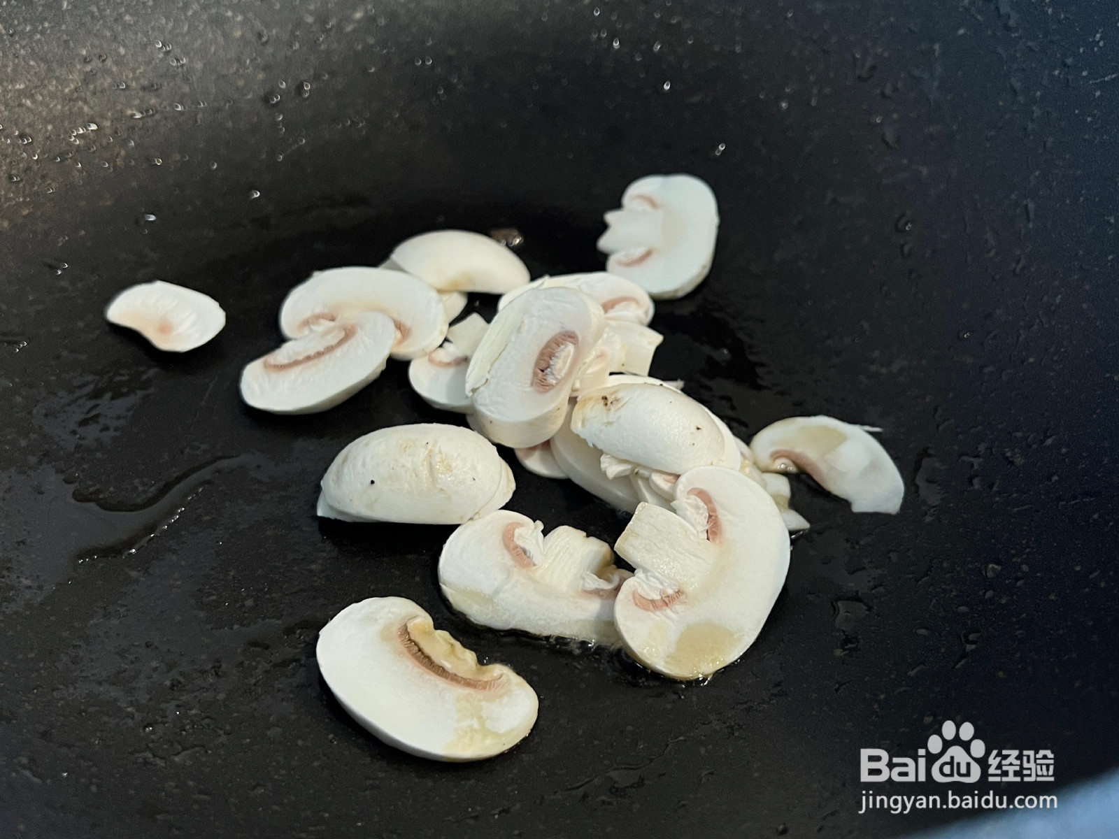 挪威三文鱼蘑菇浓汤的做法
