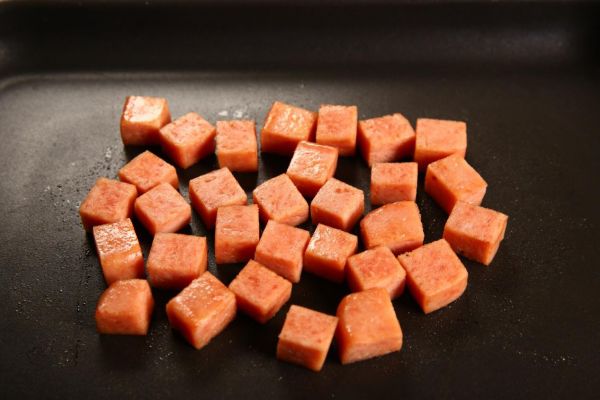 午餐肉时蔬咖喱炒饭